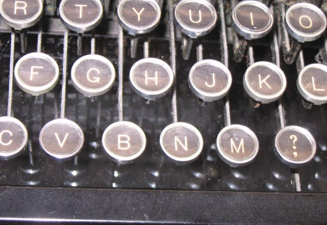 Antique-Typewriter-NaNoWriMo